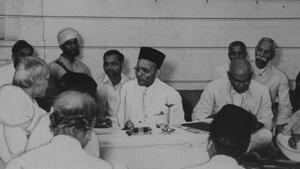 Vinayak Damodar Savarkar addressing Hindu Mahasabha Working Committee meeting in Delhi on September 10, 1939.(HT Archive/Lalit Gopal) Vinayak Damodar Savarkar addressing Hindu Mahasabha Working Committee meeting in Delhi on September 10, 1939.(HT Archive/Lalit Gopal)