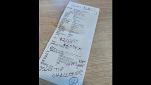 The bill was for $78.46 (approx Rs 5,600) but Donnie Wahlberg rounded it off to $2,098(Twitter/@JennyMcCarthy) The bill was for $78.46 (approx Rs 5,600) but Donnie Wahlberg rounded it off to $2,098(Twitter/@JennyMcCarthy)