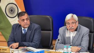 Chief Election Commissioner Sunil Arora today announced the dates for Delhi Assembly election.(PTI Photo) Chief Election Commissioner Sunil Arora today announced the dates for Delhi Assembly election.(PTI Photo)