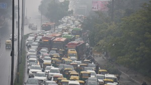 There were traffic jams in many parts of Delhi on Wednesday morning after the city and adjoining areas experienced rainfall.(Sonu Mehta / HT Photo) There were traffic jams in many parts of Delhi on Wednesday morning after the city and adjoining areas experienced rainfall.(Sonu Mehta / HT Photo)