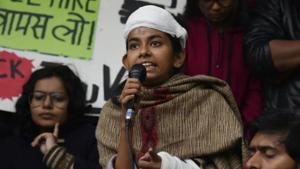 JNUSU President Aisi Ghosh addresses media personnel at JNU campus during a protest against the Sunday’s attack on attack.(Vipin Kumar/HT photo) JNUSU President Aisi Ghosh addresses media personnel at JNU campus during a protest against the Sunday’s attack on attack.(Vipin Kumar/HT photo)