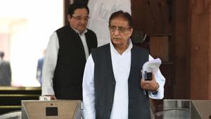 Rampur MP and Samajwadi Party leader Azam Khan (front) has been declared ‘absconder’ in a case related to the alleged fake birth certificate of his son.(Vipin Kumar/HT File Photo) Rampur MP and Samajwadi Party leader Azam Khan (front) has been declared ‘absconder’ in a case related to the alleged fake birth certificate of his son.(Vipin Kumar/HT File Photo)