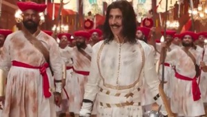 Akshay Kumar as seen during the advertisement in controversy. (Sourced: YouTube) Akshay Kumar as seen during the advertisement in controversy. (Sourced: YouTube)