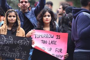 DU students and members of Asmita Theatre Group on the seventh anniversary of the Nirbhaya rape case, at Jantar Mantar, in New Delhi.(Raj K Raj/HT PHOTO) DU students and members of Asmita Theatre Group on the seventh anniversary of the Nirbhaya rape case, at Jantar Mantar, in New Delhi.(Raj K Raj/HT PHOTO)