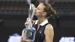 Karolina Pliskova poses with the trophy.(AP) Karolina Pliskova poses with the trophy.(AP)
