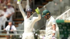 England's Jos Buttler appeals unsuccessfully for the wicket of South Africa's Faf du Plessis.(REUTERS) England's Jos Buttler appeals unsuccessfully for the wicket of South Africa's Faf du Plessis.(REUTERS)