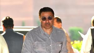 ‘Gumshuda ki talash MP Sunny Deol (Search for the missing MP Sunny Deol)’, the posters read in a mix of English and Hindi.(PTI file photo) ‘Gumshuda ki talash MP Sunny Deol (Search for the missing MP Sunny Deol)’, the posters read in a mix of English and Hindi.(PTI file photo)