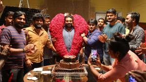 Actor Vijay Sethupathi was presented a large garland on his birthday. Actor Vijay Sethupathi was presented a large garland on his birthday.