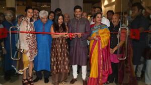 Javed Akhtar with his family at an exhibition on his journey so far.(Varinder Chawla) Javed Akhtar with his family at an exhibition on his journey so far.(Varinder Chawla)