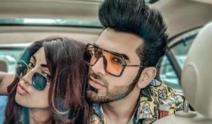 Bigg Boss 13 contestant Paras Chhabra and Akanksha Puri have been in relationship for long. Bigg Boss 13 contestant Paras Chhabra and Akanksha Puri have been in relationship for long.