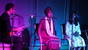(From left) Emre Gultekin and Malabika Brahma performing during a music concert at Alliance Francaise in Sector 36, Chandigarh, on Wednesday evening.(Sanjeev Sharma/HT) (From left) Emre Gultekin and Malabika Brahma performing during a music concert at Alliance Francaise in Sector 36, Chandigarh, on Wednesday evening.(Sanjeev Sharma/HT)