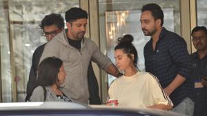 Farhan Akhtar, Zoya Akhtar and Shibani Dandekar at Kokilaben Dhirubhai Ambani Hospital on Sunday.(Varinder Chawla) Farhan Akhtar, Zoya Akhtar and Shibani Dandekar at Kokilaben Dhirubhai Ambani Hospital on Sunday.(Varinder Chawla)