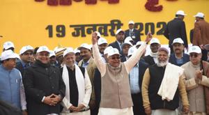 Patna, India-Jan 19, 2020: Bihar Chief Minister Nitish Kumar along with deputy CM Sushil Kumar Modi, Jal Purush Rajendra Singh and others participates in forming a human chain in support of 'Jal Jivan Hariyali Movement' against climate crisis, prohibition and social ills including dowry and child marriage, in Patna, India, on Sunday, Jan. 19, 2020. (Photo by Santosh Kumar / Hindustan Times) Patna, India-Jan 19, 2020: Bihar Chief Minister Nitish Kumar along with deputy CM Sushil Kumar Modi, Jal Purush Rajendra Singh and others participates in forming a human chain in support of 'Jal Jivan Hariyali Movement' against climate crisis, prohibition and social ills including dowry and child marriage, in Patna, India, on Sunday, Jan. 19, 2020. (Photo by Santosh Kumar / Hindustan Times)