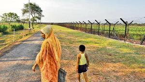 Inward movement from Bangladesh came down marginally to 1,118 in 2018 in comparison to 1,180 in 2017.(Subrata Biswas/ Ht archive) Inward movement from Bangladesh came down marginally to 1,118 in 2018 in comparison to 1,180 in 2017.(Subrata Biswas/ Ht archive)