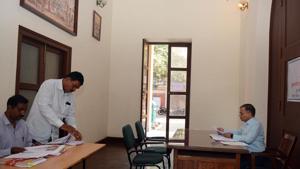 CM office has been opened at Council hall in Pune.(Shankar Narayan/HT PHOTO) CM office has been opened at Council hall in Pune.(Shankar Narayan/HT PHOTO)