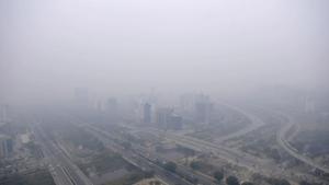 Expert stated that unabated emissions, especially from permanent sources such as power plants across NCR, are one of the base causes of increasing pollution levels, especially in Noida and Ghaziabad.(Sunil Ghosh / HT Photo) Expert stated that unabated emissions, especially from permanent sources such as power plants across NCR, are one of the base causes of increasing pollution levels, especially in Noida and Ghaziabad.(Sunil Ghosh / HT Photo)