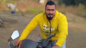 (LOW RES PIC)India –January 21.2020.Murder of Deepak Bhoir in Ulhasnagar late night near Duru Bar in Kalyan, India, on Tuesday. January 21.2020. (Photo by Rishikesh Choudhary/Hindustan Times)(Rishikesh Choudhary / HT Photo) (LOW RES PIC)India –January 21.2020.Murder of Deepak Bhoir in Ulhasnagar late night near Duru Bar in Kalyan, India, on Tuesday. January 21.2020. (Photo by Rishikesh Choudhary/Hindustan Times)(Rishikesh Choudhary / HT Photo)