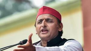 Samajwadi Party chief Akhilesh Yadav addresses a party function for new members, in Lucknow on January 18.(PTI Photo) Samajwadi Party chief Akhilesh Yadav addresses a party function for new members, in Lucknow on January 18.(PTI Photo)