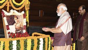 PM Narendra Modi pays tributes to Netaji in Parliament on his 123rd birth anniversary on Thursday.(Arvind Yadav/HTphoto) PM Narendra Modi pays tributes to Netaji in Parliament on his 123rd birth anniversary on Thursday.(Arvind Yadav/HTphoto)