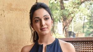 Actor Kiara Advani poses for photographs outside a hotel in Mumbai.(PTI) Actor Kiara Advani poses for photographs outside a hotel in Mumbai.(PTI)