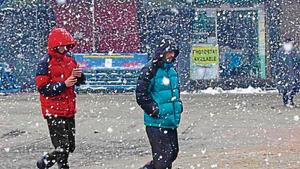 Scattered rain is also likely in Jammu and Kashmir(AP) Scattered rain is also likely in Jammu and Kashmir(AP)