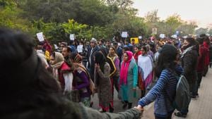 A march denouncing 'Left terror' and the disruption of registration process takes place while a counter demonstration is held on the sidewalk against fee hike and the violence that unfolded in Jawaharlal Nehru University (JNU) on January 5.(Amal KS / Hindustan Times) A march denouncing 'Left terror' and the disruption of registration process takes place while a counter demonstration is held on the sidewalk against fee hike and the violence that unfolded in Jawaharlal Nehru University (JNU) on January 5.(Amal KS / Hindustan Times)