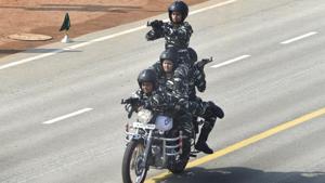 CRPF Women daredevil motorcycle team during the 71th republic day parade at Rajpath in New Delhi, India on Sunday, January 26, 2020.(Arvind Yadav/HT PHOTO) CRPF Women daredevil motorcycle team during the 71th republic day parade at Rajpath in New Delhi, India on Sunday, January 26, 2020.(Arvind Yadav/HT PHOTO)