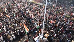 A massive crowd gathers to celebrate the 71st Republic Day at the site of an indefinite sit-in against the NRC, CAA and NPR in Shaheen Bagh, New Delhi on Sunday, January 26, 2020.(HT Photo) A massive crowd gathers to celebrate the 71st Republic Day at the site of an indefinite sit-in against the NRC, CAA and NPR in Shaheen Bagh, New Delhi on Sunday, January 26, 2020.(HT Photo)