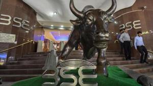 Mumbai, India - July 13, 2017: People come outside the Bombay Stock Exchange (BSE) as share index SENSEX crossing 32,000 points in Mumbai, India, on Thursday, July 13, 2017. (Photo by Kunal Patil/Hindustan Times)(Kunal Patil/HT Photo) Mumbai, India - July 13, 2017: People come outside the Bombay Stock Exchange (BSE) as share index SENSEX crossing 32,000 points in Mumbai, India, on Thursday, July 13, 2017. (Photo by Kunal Patil/Hindustan Times)(Kunal Patil/HT Photo)