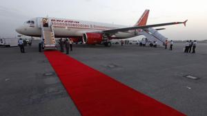 In this May 11, 2012, file photo, an Air India aircraft stands at the Indira Gandhi International airport in New Delhi, India.(Photo: AP) In this May 11, 2012, file photo, an Air India aircraft stands at the Indira Gandhi International airport in New Delhi, India.(Photo: AP)