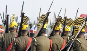 If the defence forces have to retain talent, wages of its personnel have to be on a par with other branches of the government and the civilian economy(Sunil Ghosh/HTPHOTO) If the defence forces have to retain talent, wages of its personnel have to be on a par with other branches of the government and the civilian economy(Sunil Ghosh/HTPHOTO)