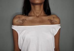 Hand-poke tattoos are made up of lines and dots and so they are typically subtle, simple designs. Because each mark is made by hand, the patterns are also more fluid, imperfect and artistic.(Image courtesy Mohan Raj) Hand-poke tattoos are made up of lines and dots and so they are typically subtle, simple designs. Because each mark is made by hand, the patterns are also more fluid, imperfect and artistic.(Image courtesy Mohan Raj)