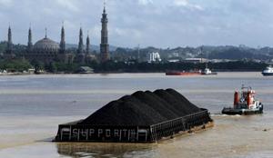 The daily quoting sources reported that the tanker had around 55 people on board, including 12 crew members at the time of the accident. Image used for representational purpose.(Reuters) The daily quoting sources reported that the tanker had around 55 people on board, including 12 crew members at the time of the accident. Image used for representational purpose.(Reuters)