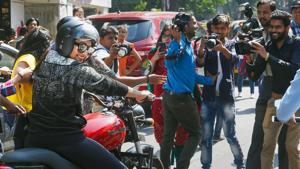Sonakshi Sinha arrives on a bike to shoot for Kareena Kapoor's radio chat show, in Mumbai.(PTI) Sonakshi Sinha arrives on a bike to shoot for Kareena Kapoor's radio chat show, in Mumbai.(PTI)