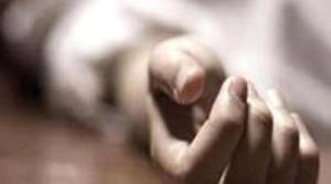 In a fit of anger, the police constable allegedly hit his wife with a hammer. When the two children interfered to save their mother, he then hit them killing all the three on the spot.(File photo for representation) In a fit of anger, the police constable allegedly hit his wife with a hammer. When the two children interfered to save their mother, he then hit them killing all the three on the spot.(File photo for representation)