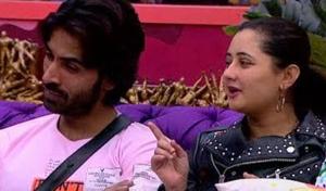 Bigg Boss 13: Arhaan Khan proposed to Rashami Desai on the show and she accepted it. Bigg Boss 13: Arhaan Khan proposed to Rashami Desai on the show and she accepted it.