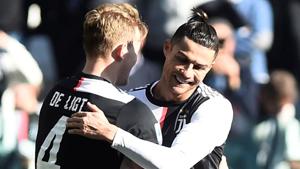 Juventus' Matthijs de Ligt celebrates scoring their third goal with Cristiano Ronaldo.(REUTERS) Juventus' Matthijs de Ligt celebrates scoring their third goal with Cristiano Ronaldo.(REUTERS)