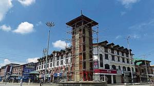 Domestic and foreign tourists can now be spotted in the valley, and hotels, restaurants and cafes remain open until late.(HT Photo) Domestic and foreign tourists can now be spotted in the valley, and hotels, restaurants and cafes remain open until late.(HT Photo)