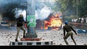 Police fire tear gas shells during an anti-CAA and anti-NRC protest in Lucknow on December 19, 2019.(Dheeraj Dhawan / HT File) Police fire tear gas shells during an anti-CAA and anti-NRC protest in Lucknow on December 19, 2019.(Dheeraj Dhawan / HT File)