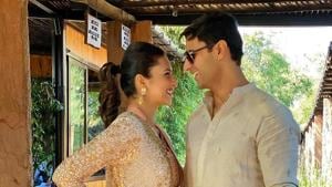 Divyanka Tripathi and Vivek Dahiya are winning hearts with their cute banter. Divyanka Tripathi and Vivek Dahiya are winning hearts with their cute banter.