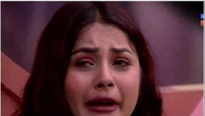 Shehnaaz Gill cries as she talks to Sidharth over his statement about her and Asim Riaz. Shehnaaz Gill cries as she talks to Sidharth over his statement about her and Asim Riaz.
