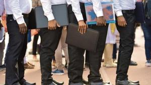 Recruiting agencies like SSC, RRB, Postal Service Board and Ministry of Defence are in process of filling up of 3,10,832 vacant posts.(HT file) Recruiting agencies like SSC, RRB, Postal Service Board and Ministry of Defence are in process of filling up of 3,10,832 vacant posts.(HT file)