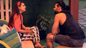 Vishal Aditya Singh and Madhurima Tuli were always fighting in Bigg Boss 13. Vishal Aditya Singh and Madhurima Tuli were always fighting in Bigg Boss 13.