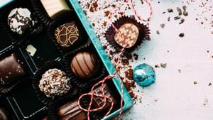 No celebration is complete without a sweet wish, which can bring a smile on the face of your partner. On Chocolate Day, here are wishes, quotes and messages to share.(UNSPLASH) No celebration is complete without a sweet wish, which can bring a smile on the face of your partner. On Chocolate Day, here are wishes, quotes and messages to share.(UNSPLASH)