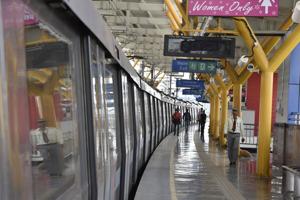 A person committed suicide in front a Delhi metro train.(Sanjeev Verma / Hindustan Times) A person committed suicide in front a Delhi metro train.(Sanjeev Verma / Hindustan Times)