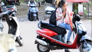 The Madhya Pradesh government had exempted women and children up to 12 years from wearing helmets while riding two-wheelers.(Representative image/HT Photo) The Madhya Pradesh government had exempted women and children up to 12 years from wearing helmets while riding two-wheelers.(Representative image/HT Photo)
