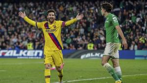 Lionel Messi, left, gestures in front Betis' Marc Bartra during La Liga soccer match between Betis and Barcelona.(AP) Lionel Messi, left, gestures in front Betis' Marc Bartra during La Liga soccer match between Betis and Barcelona.(AP)
