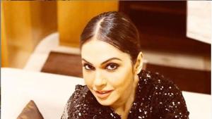 Isha Koppikar will play an important role in Tamil film Ayalaan.