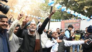Celebrations at AAP office in New Delhi on Tuesday.(Arvind Yadav/HT Photo)