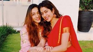 Janhvi Kapoor shared pictures from her Tirupati visit on Monday.(Instagram) Janhvi Kapoor shared pictures from her Tirupati visit on Monday.(Instagram)